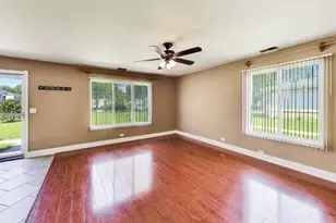 1313 Cove Dr, Prospect Heights, IL 60070 - Photo 6