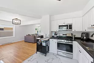 322 E Alden Dr, Addison, IL 60101 - Photo 4