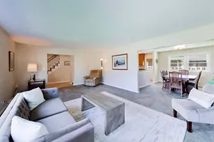 2505 E Mayfair Rd, Arlington Heights, IL 60004 - Photo 4