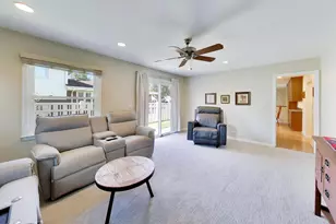2505 E Mayfair Rd, Arlington Heights, IL 60004 - Photo 12
