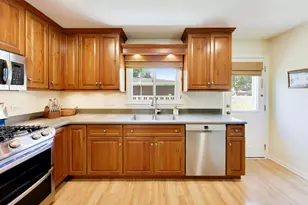 2505 E Mayfair Rd, Arlington Heights, IL 60004 - Photo 8