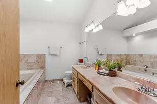 2424 Pepper Tree Ct, Lisle, IL 60532 - Photo 22