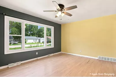 513 Rand Road, McHenry, IL 60051 - Photo 10