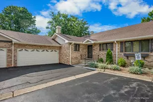 110 Villa Way, Bloomingdale, IL 60108 - Photo 1