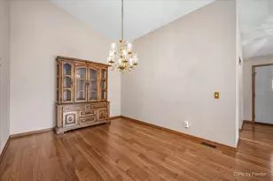 110 Villa Way, Bloomingdale, IL 60108 - Photo 8