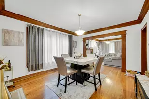 10645 S Prairie Ave, Chicago, IL 60628 - Photo 18