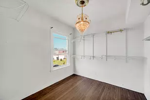 10645 S Prairie Ave, Chicago, IL 60628 - Photo 12