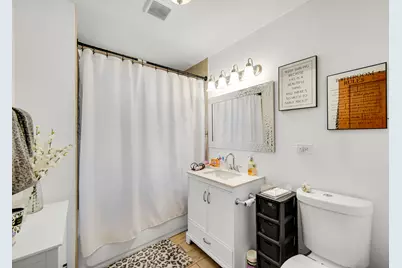 10645 S Prairie Avenue, Chicago, IL 60628 - Photo 22