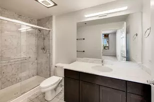 1134 W Granville Ave, Chicago, IL 60660 - Photo 14