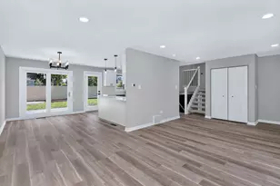 216 W Kimbell Ave, Elmhurst, IL 60126 - Photo 4