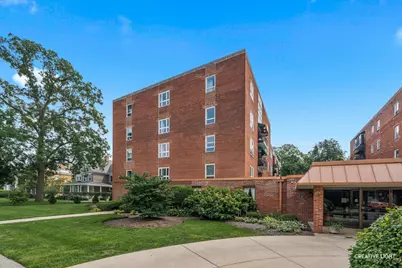 450 W Downer Place #4C, Aurora, IL 60506 - Photo 2