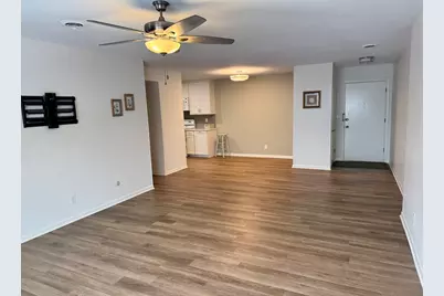 450 W Downer Place #4C, Aurora, IL 60506 - Photo 6