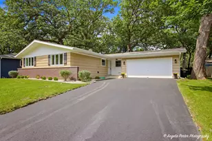 1403 Dairy Ln, Mundelein, IL 60060 - Photo 1