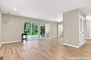 1403 Dairy Ln, Mundelein, IL 60060 - Photo 14