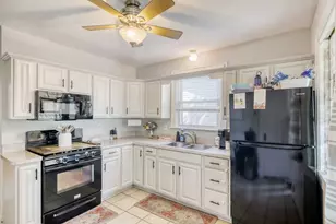 11029 S Troy St, Chicago, IL 60655 - Photo 6