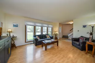 1521 Hillcrest Ct, Lombard, IL 60148 - Photo 2