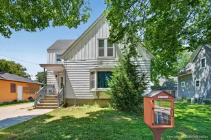 921 Wheeler St, Woodstock, IL 60098 - Photo 1