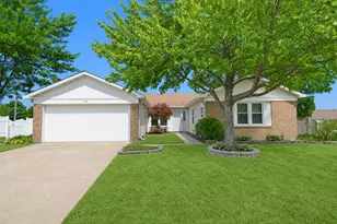 190 Appleby Dr, Glendale Heights, IL 60139 - Photo 1