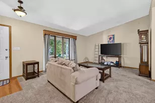 102 N Roma Ct, Toluca, IL 61369 - Photo 2