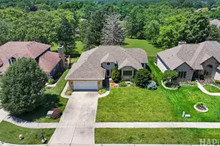 612 Edelweiss Dr, Antioch, IL 60002 - Photo 2