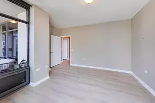 100 E 14th St, Chicago, IL 60605 - Photo 24