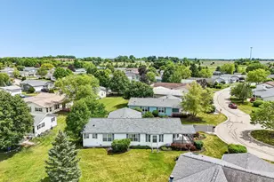 335 Belmont Ct, Grayslake, IL 60030 - Photo 26