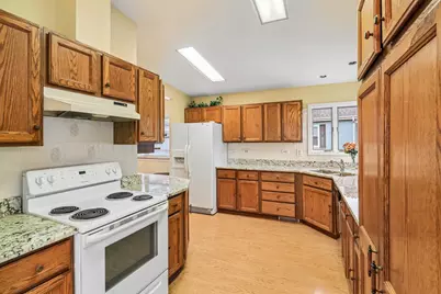 335 Belmont Court, Grayslake, IL 60030 - Photo 8