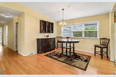 335 Belmont Court, Grayslake, IL 60030 - Photo 6