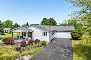 335 Belmont Ct, Grayslake, IL 60030 - Photo 1