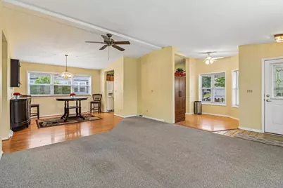 335 Belmont Court, Grayslake, IL 60030 - Photo 4