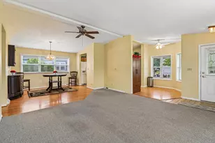 335 Belmont Ct, Grayslake, IL 60030 - Photo 4