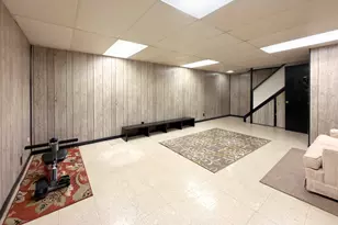2022 E Woodview Dr, Mount Prospect, IL 60056 - Photo 34