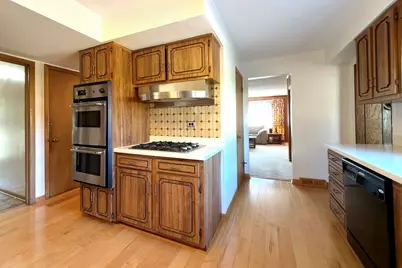 2022 E Woodview Drive, Mount Prospect, IL 60056 - Photo 16
