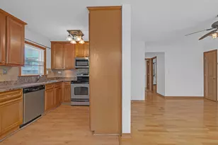 9449 Kelvin Ln, Schiller Park, IL 60176 - Photo 8