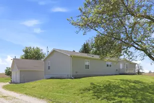 10078 State Route 9, Hoopeston, IL 60942 - Photo 1