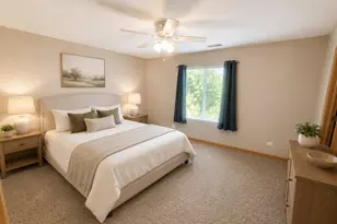 647 Jonathan Dr, Round Lake, IL 60073 - Photo 4