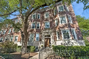 3801 N Wilton Ave, Chicago, IL 60613 - Photo 2
