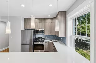 3801 N Wilton Ave, Chicago, IL 60613 - Photo 10