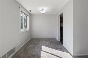 15805 Peggy Ln, Oak Forest, IL 60452 - Photo 6