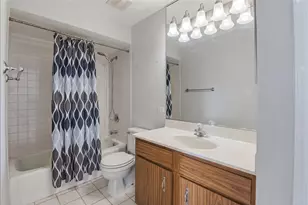 15805 Peggy Ln, Oak Forest, IL 60452 - Photo 8