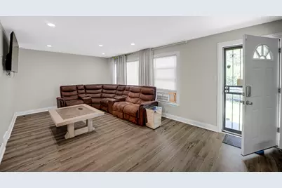 1105 W 123rd Street, Calumet Park, IL 60827 - Photo 4