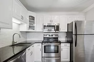 1030 N State St, Chicago, IL 60610 - Photo 8
