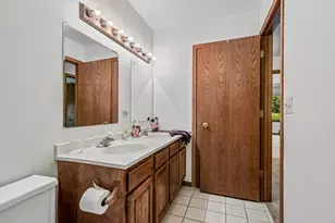219 Woodlawn Dr, Mundelein, IL 60060 - Photo 28