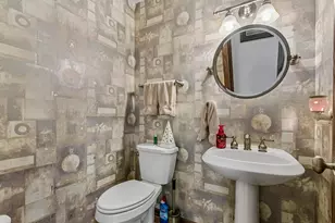 219 Woodlawn Dr, Mundelein, IL 60060 - Photo 16