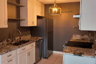 1060 N Farnsworth Ave, Aurora, IL 60505 - Photo 10
