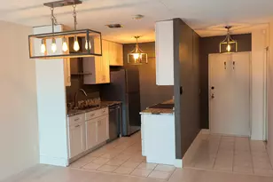1060 N Farnsworth Ave, Aurora, IL 60505 - Photo 4
