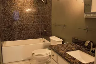 1060 N Farnsworth Ave, Aurora, IL 60505 - Photo 18