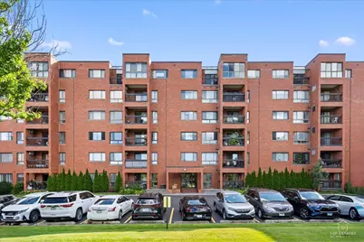 3700 Capri Court #104, Glenview, IL 60025 - Photo 2