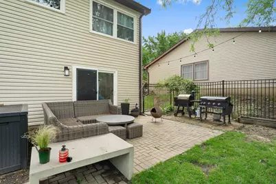 138 S Berteau Avenue, Bartlett, IL 60103 - Photo 4