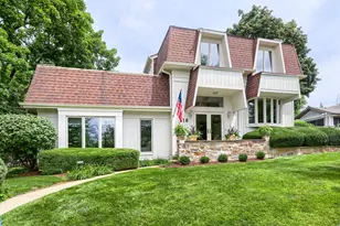 718 N 2nd Ave, Saint Charles, IL 60174 - Photo 2